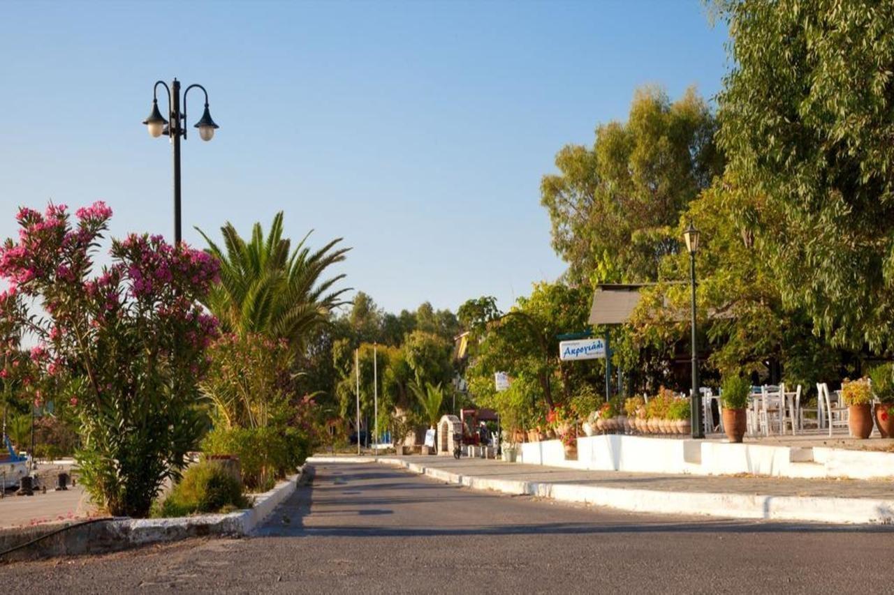 Akroyali Hotel & Villas Messinia Bagian luar foto