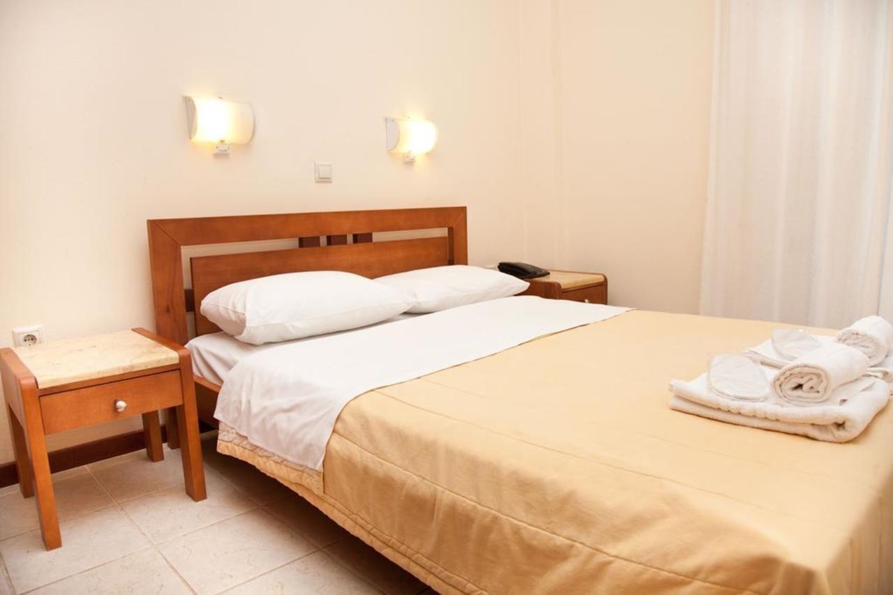 Akroyali Hotel & Villas Messinia Bagian luar foto