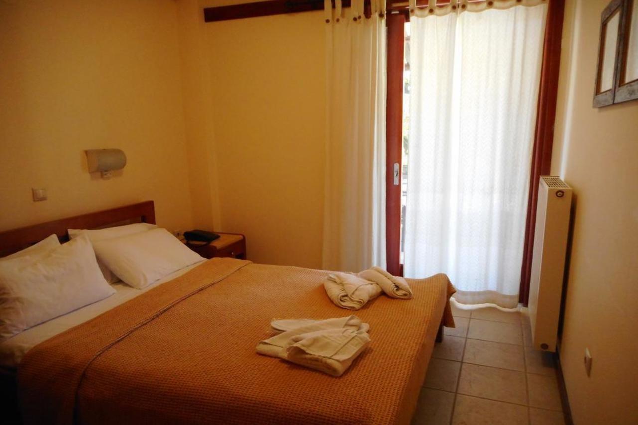 Akroyali Hotel & Villas Messinia Bagian luar foto