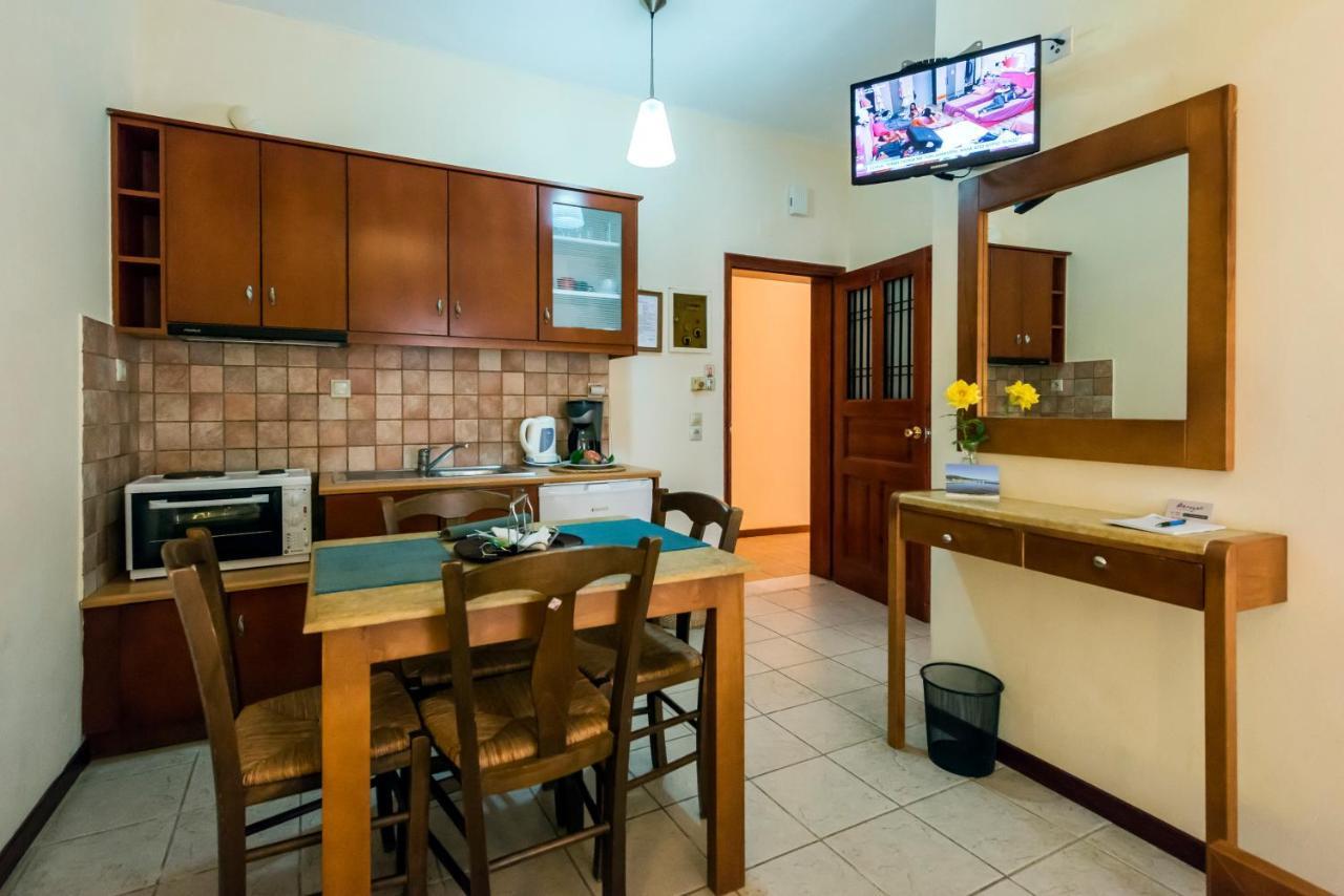 Akroyali Hotel & Villas Messinia Bagian luar foto
