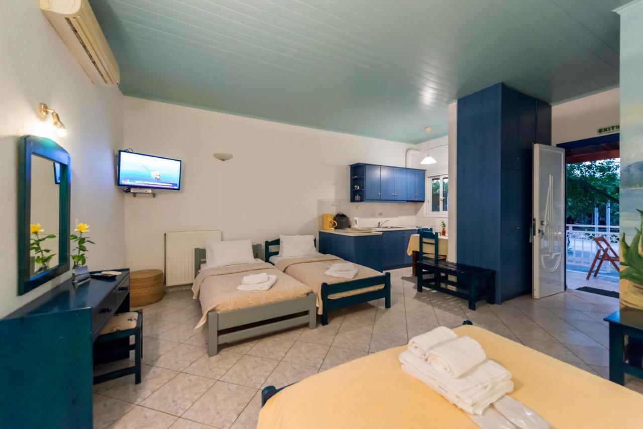Akroyali Hotel & Villas Messinia Bagian luar foto
