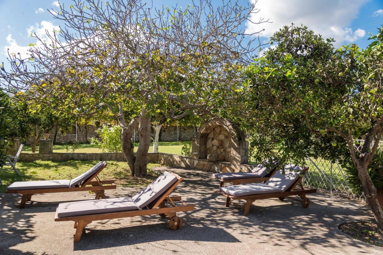 Akroyali Hotel & Villas Messinia Bagian luar foto