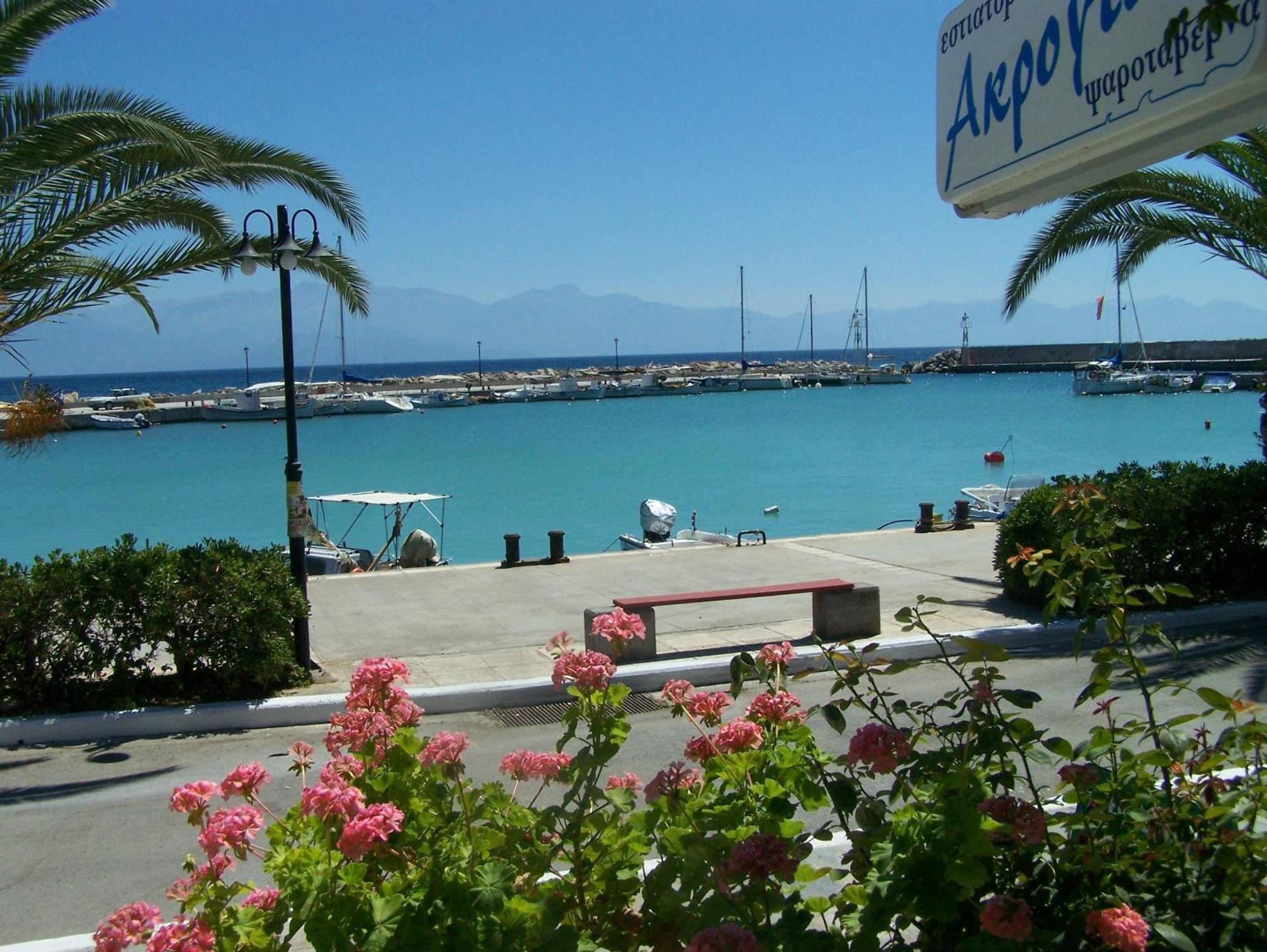 Akroyali Hotel & Villas Messinia Bagian luar foto