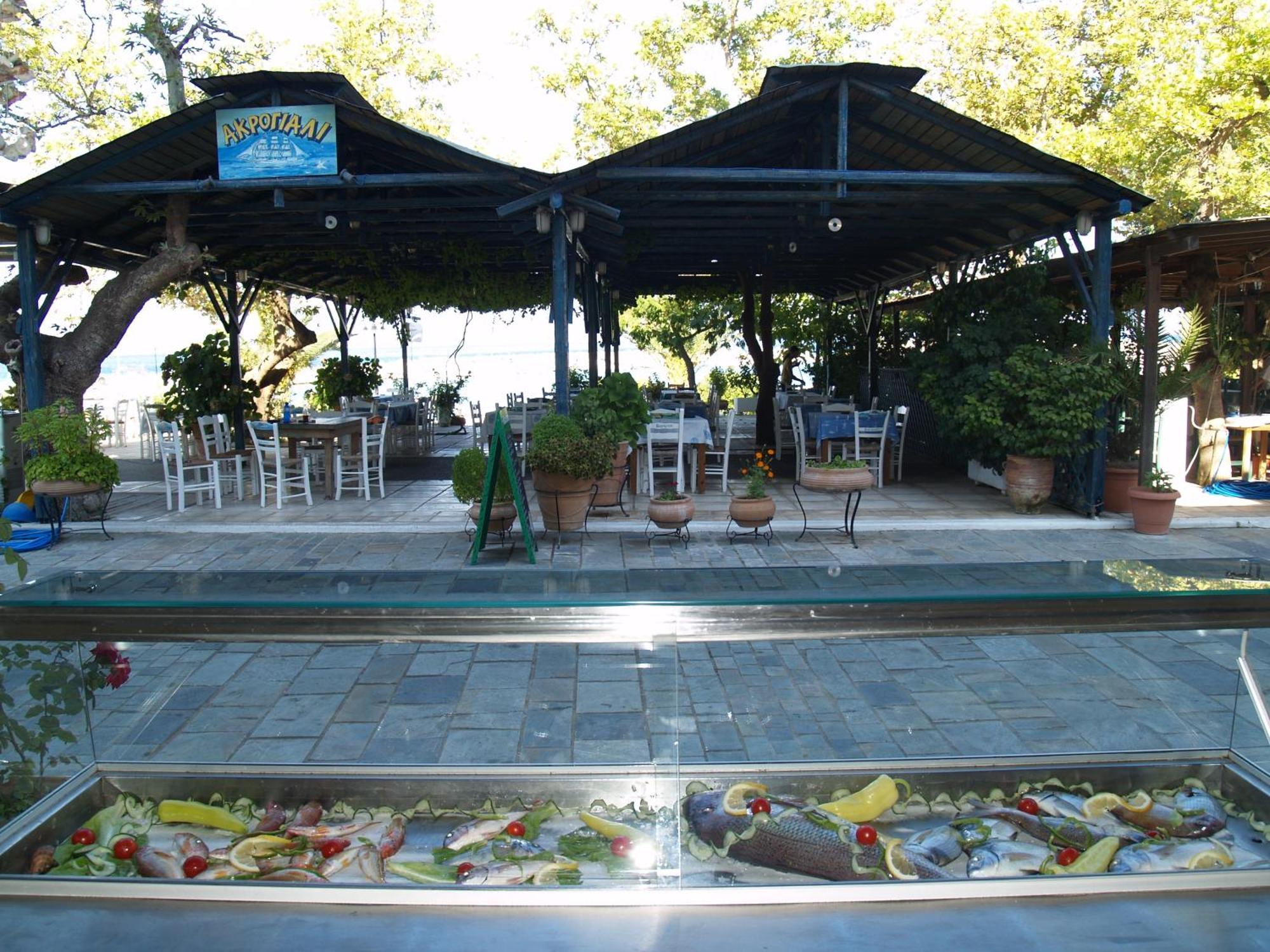 Akroyali Hotel & Villas Messinia Bagian luar foto