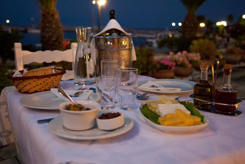 Akroyali Hotel & Villas Messinia Bagian luar foto