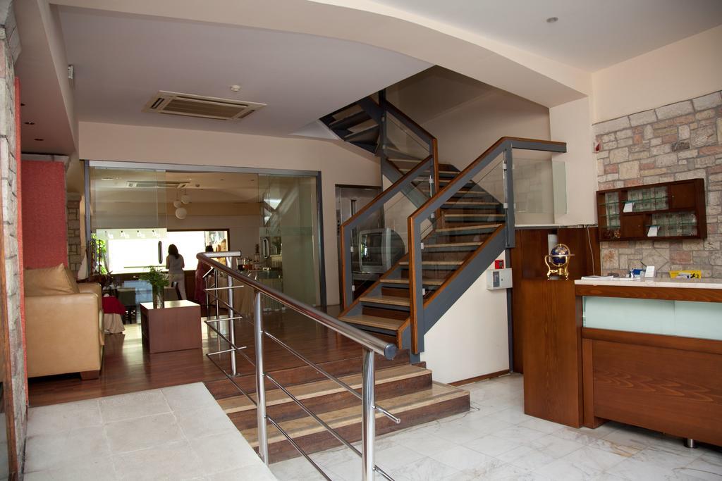 Akroyali Hotel & Villas Messinia Bagian luar foto