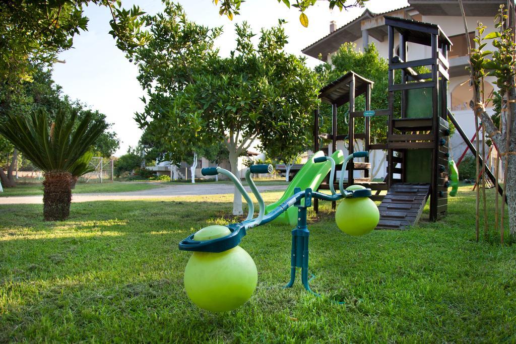 Akroyali Hotel & Villas Messinia Bagian luar foto