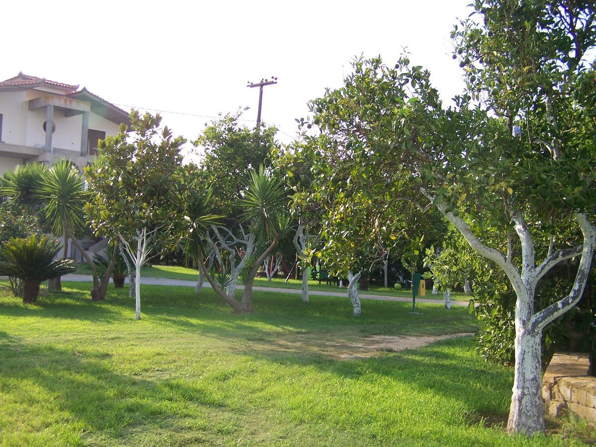 Akroyali Hotel & Villas Messinia Bagian luar foto