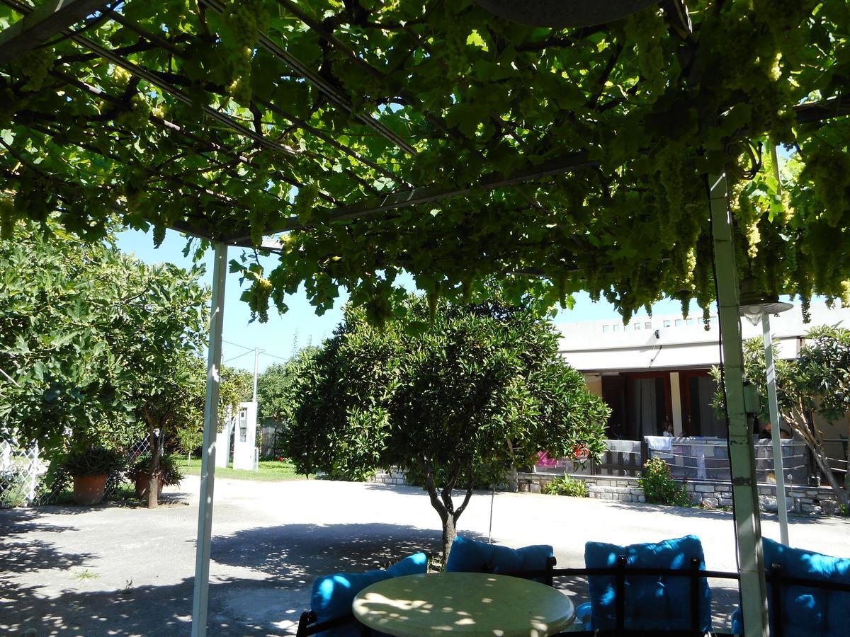 Akroyali Hotel & Villas Messinia Bagian luar foto