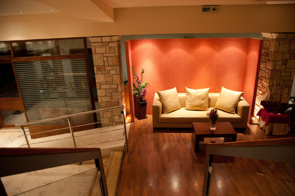 Akroyali Hotel & Villas Messinia Bagian luar foto