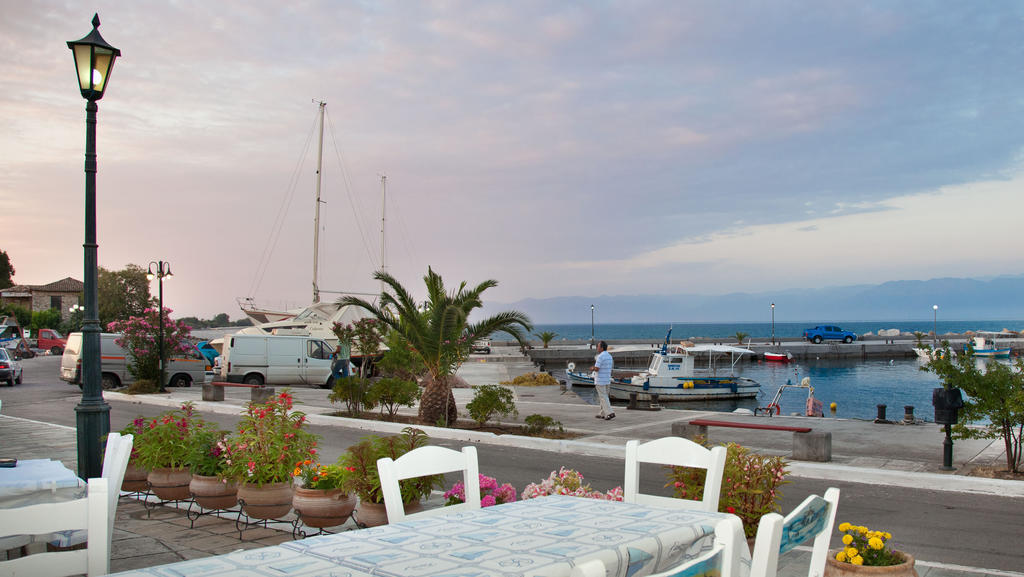 Akroyali Hotel & Villas Messinia Bagian luar foto