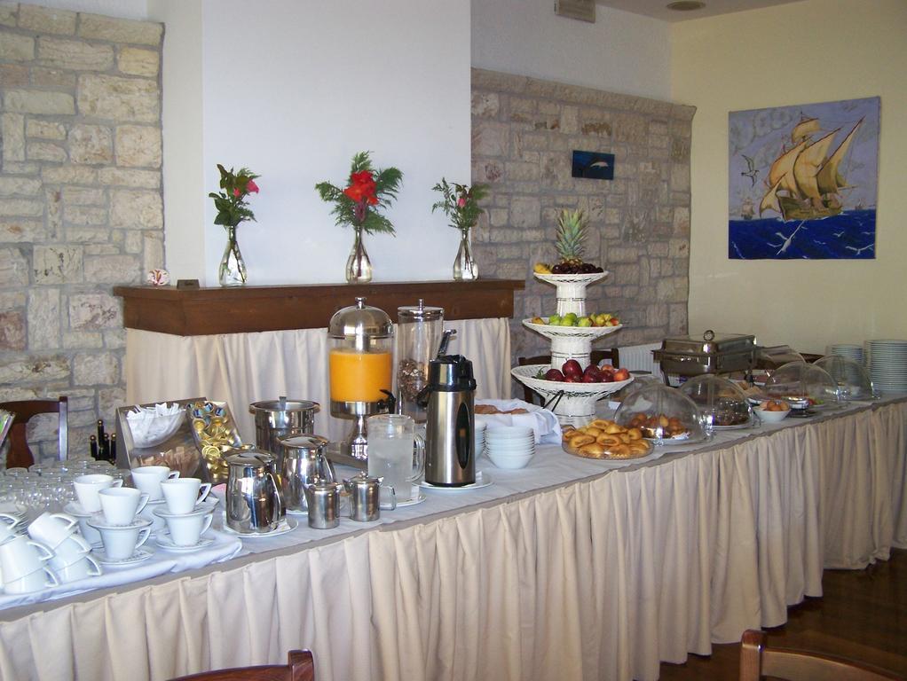 Akroyali Hotel & Villas Messinia Bagian luar foto