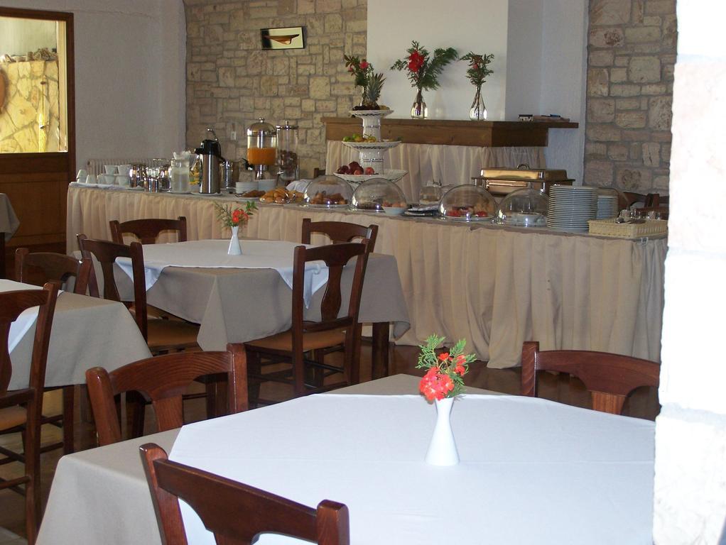 Akroyali Hotel & Villas Messinia Bagian luar foto
