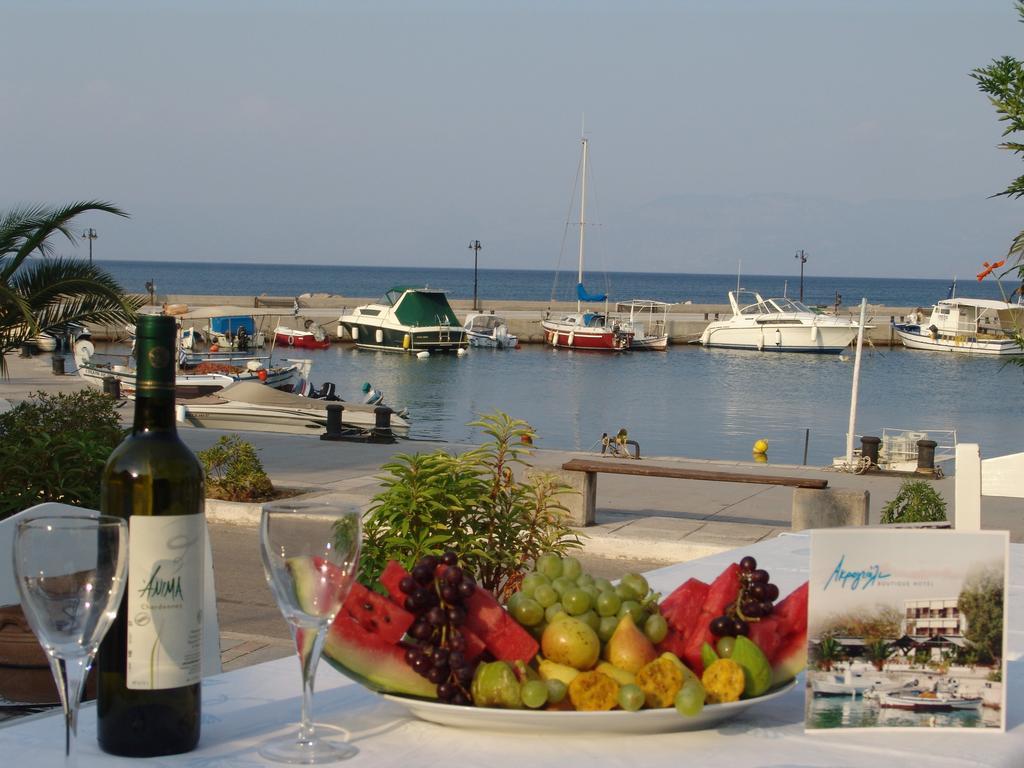 Akroyali Hotel & Villas Messinia Bagian luar foto