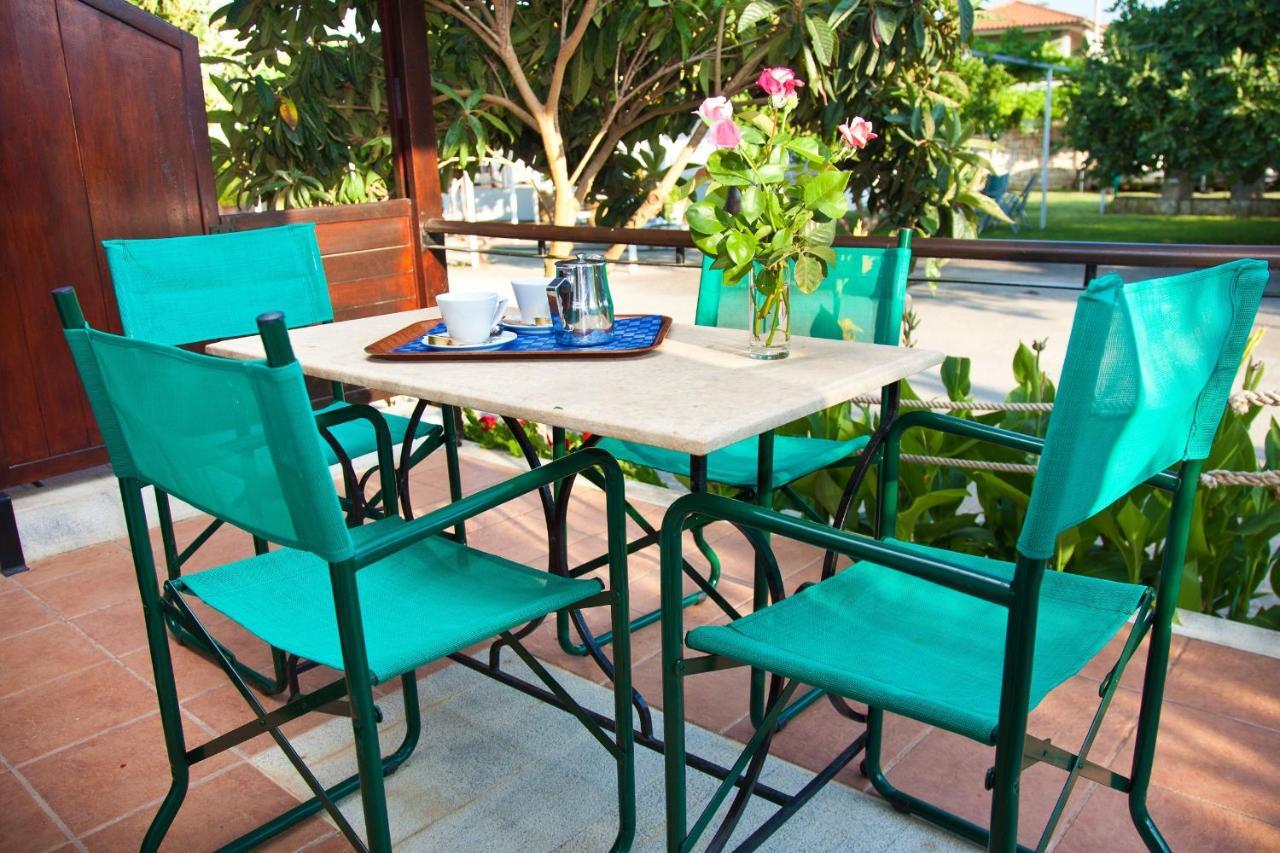 Akroyali Hotel & Villas Messinia Bagian luar foto